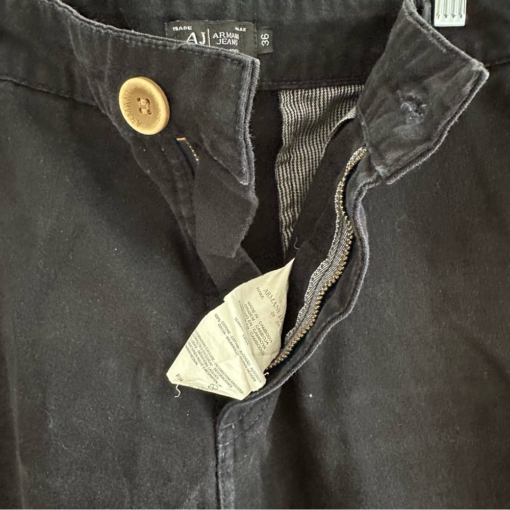 Armani Jeans Faded Black Flat Front Shorts Size: 36 - Picture 6 of 9